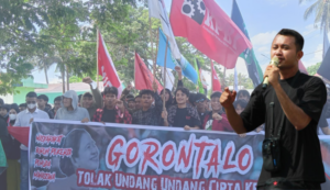 Kedatangan Joko Widodo di Gorontalo, Sejumlah  Elemen Gerakan Rakyat di Gorontalo Turun Demo