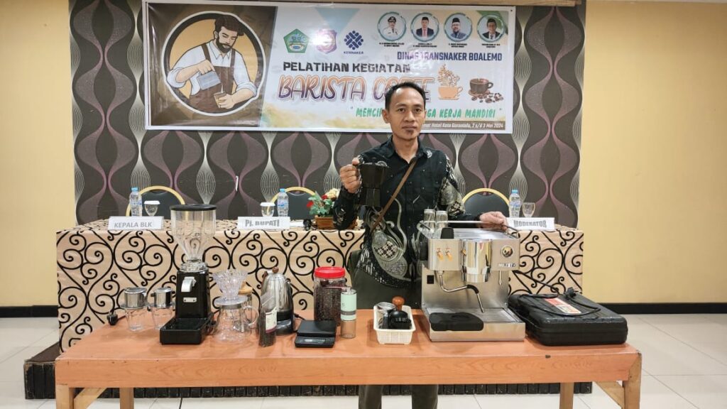 Kembangkan Bisnis Sendiri, Irfan Dai Ikut Pelatihan Barista di Hotel New Rahmat