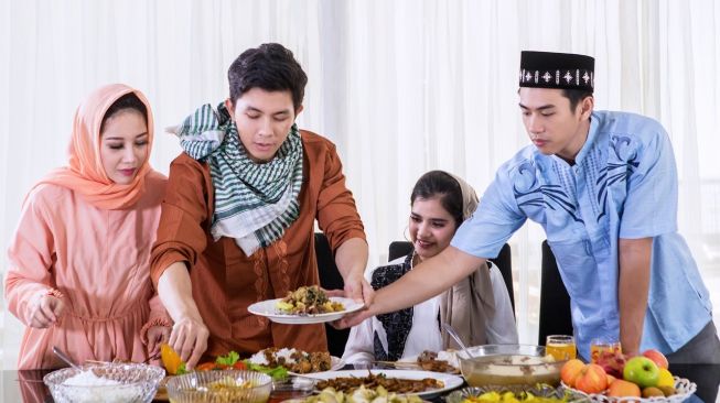 Cegah Kolesterol Saat Santap Makanan Lebaran Idul Adha 1445H: Tips Mudah untuk Kesehatan Anda