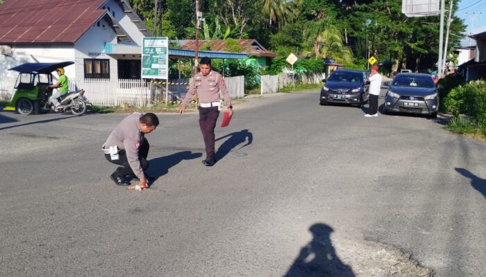 Satlantas Polres Bonbol Olah TKP Kecelakaan Usai Mobil Damkar Tabrak Polisi