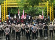 Demo Tolak Revisi UU Pilkada, Massa Jebol Pagar Gedung DPRD Gorontalo