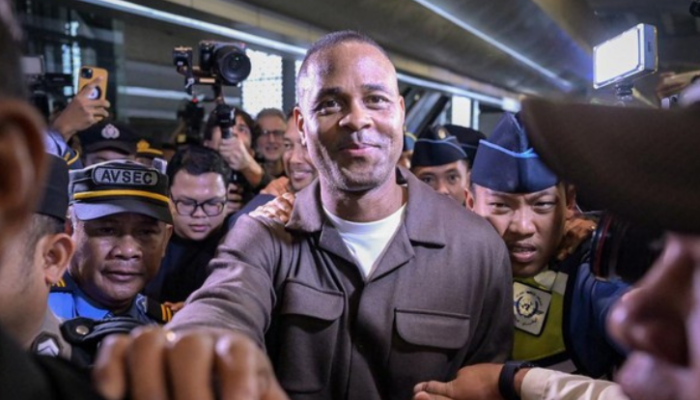 Patrick Kluivert Tiba di Indonesia, Bawa Ambisi Lolos Piala Dunia 2026