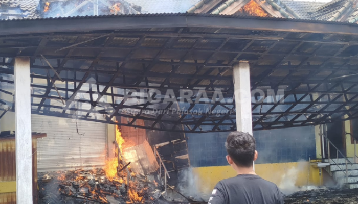 INFO TERKINI! Eks Hotel Asparaga, Rumah dan Kios Petak Terbakar di Marisa Pohuwato