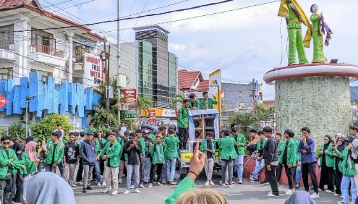 Mahasiswa IAIN Gorontalo Gelar Aksi “Indonesia Gelap”, Kritik Investasi Negara