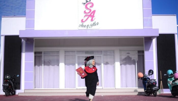 Berjuang dari Nol, Mahasiswi UNG Biayai Kuliah Lewat Usaha Sendiri