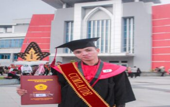 Dulu Jual Sayur di Pasar, Kini Diwisuda dengan Gelar Cumlaude di UNG