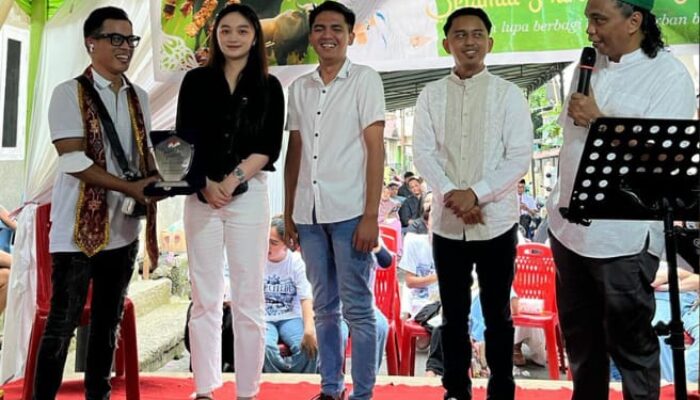 Papil Celebes Terima Penghargaan Sebagai Tokoh Inspiratif di Sulawesi Utara