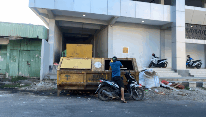 Pasar Sentral Jadi Sarang Sampah, Pembeli Tak Nyaman Omzet Pedagang Anjlok