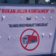 Warga Heledulaa Pasang Spanduk Tolak Truk Kontainer Masuk Permukiman