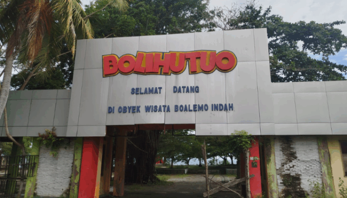 Plafon Jebol dan Cat Mengelupas, Wisata Pantai Bolihutuo Tidak Terawat