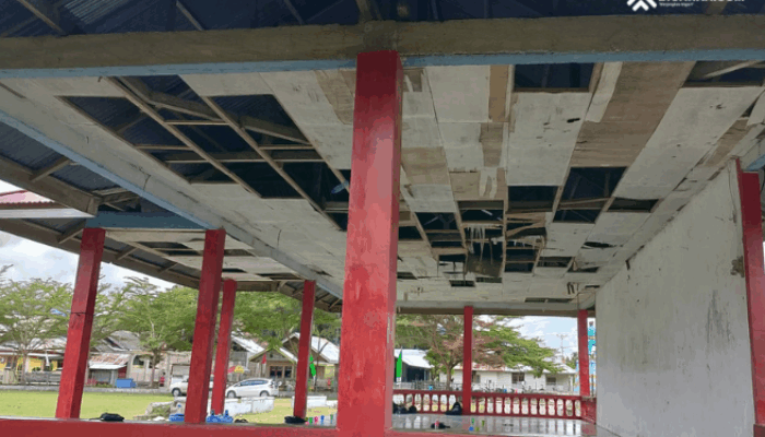 Jelang Hari kemerdekaan, Warga Lemito Kecewa Panggung Utama Rusak Parah