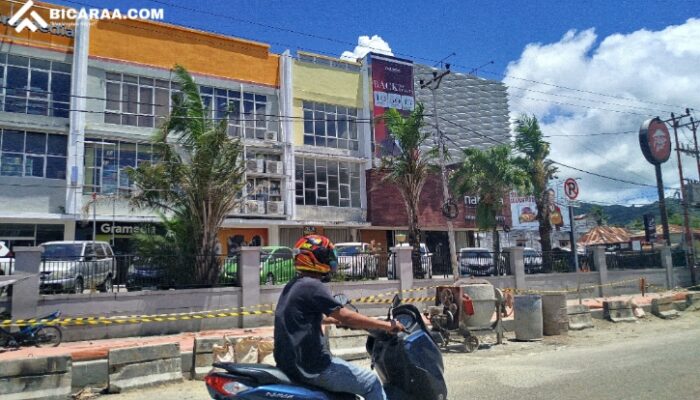 Trotoar Depan Mall Gorontalo kini Dipasangi Garis Kuning Larangan Parkir