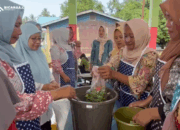 UNIPO Latih Warga Manunggal Karya Olah Eco Enzym dan Abon Cabai