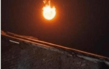 Cahaya Misterius di Langit Cirebon Picu Dugaan Meteor Jatuh