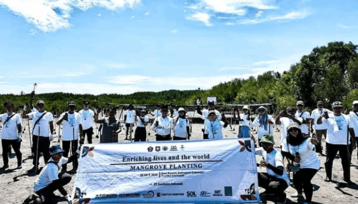 Mikson Yapanto Hadiri Penanaman Mangrove Bersama Gobel Group di Pohuwato