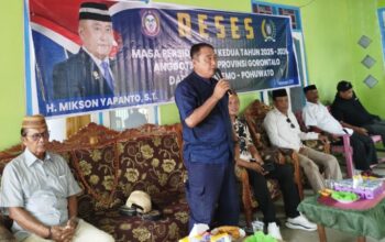 Aksi Mulia Mikson, Bantu Gaji Imam Tertunda dan Lampu Jalan