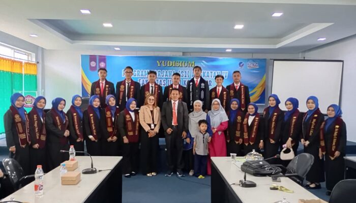 20 Mahasiswa Resmi Sandang Gelar Sarjana Komputer di FIKOM UNIPO