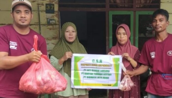 Biomasa Group Salurkan Daging Kurban untuk 165 Warga di 15 Desa Binaan di Pohuwato