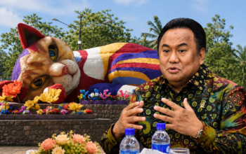 Pentadio Bersolek, Kucing Raksasa Tiba, Gobel Sambut PENAS 2026