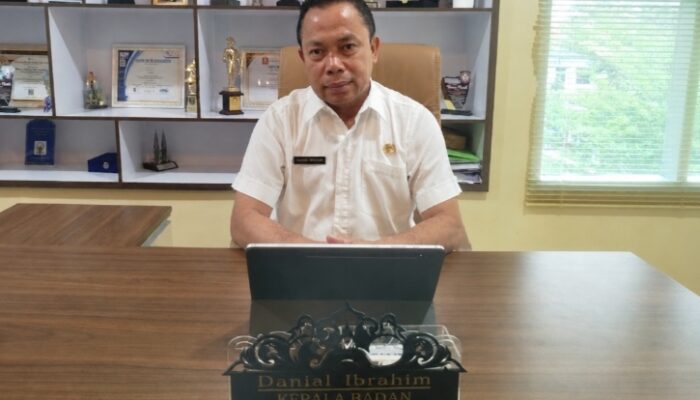 Bapenda Gorontalo Beri Emas Antam untuk Wajib Pajak Patuh