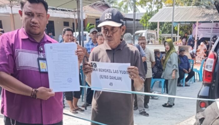 Mikson Perjuangkan IKM Pohuwato, Ilyas Terima Bantuan Peralatan Bengkel