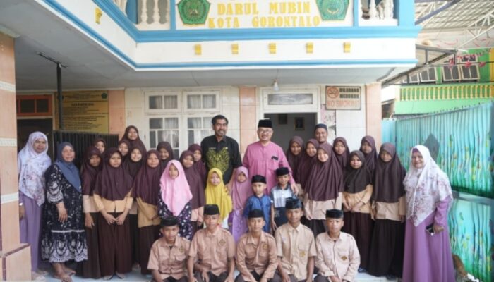 Ketua DPRD Gorontalo Berbagi Bersama Anak Yatim Darul Mubin