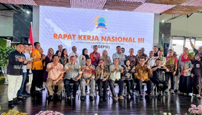 Rifli Katili Bahas Penguatan Tata Kelola Sekretariat DPRD di Rakernas ASDEPSI