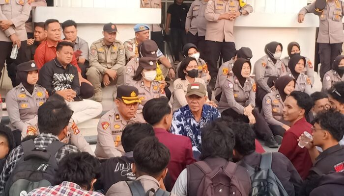 Sulyanto Pateda Buka Dialog, Mahasiswa UNG Sampaikan Sejumlah Tuntutan